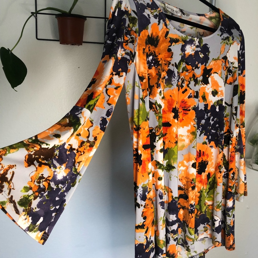 Retro floral flared sleeves